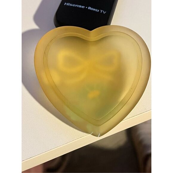 Westmoreland Glass Heart Original sticker hand painted yellow - Picture 2 of 16